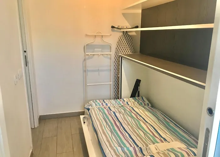 Centro Playa De Americas ארונה